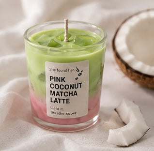 Iced Pink Coconut Matcha Kerze